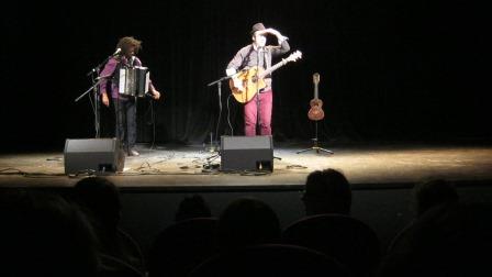 Sharluber en spectacle pour les primaires