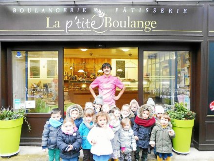 Les maternelles à la boulangerie